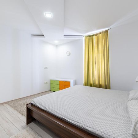 Old Town Colorful Two-Bedroom Apartment 사라예보 외부 사진